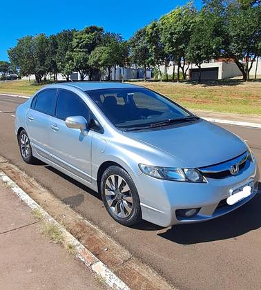 HONDA CIVIC 1.8 LXL 16V FLEX 4P MANUAL HONDA CIVIC 1.8 LXL 16V FLEX 4P MANUAL